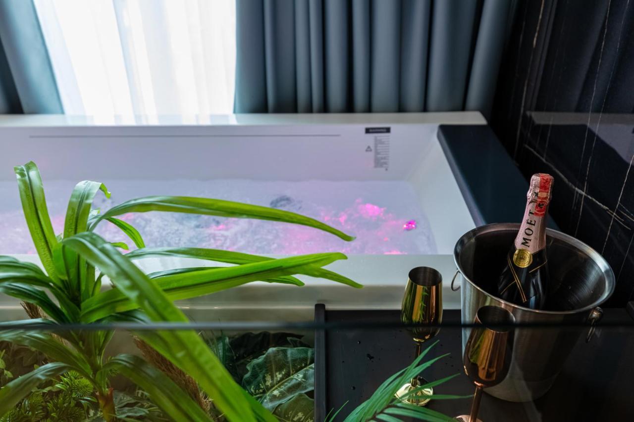 Ames Hotel & Spa Vlorë Eksteriør billede